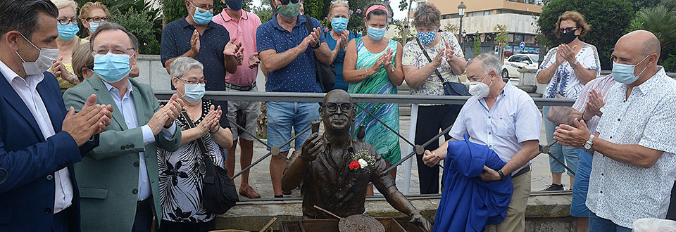Inauguración de la estatua de 'El Almendrita' en el Paseo de las Palmeras