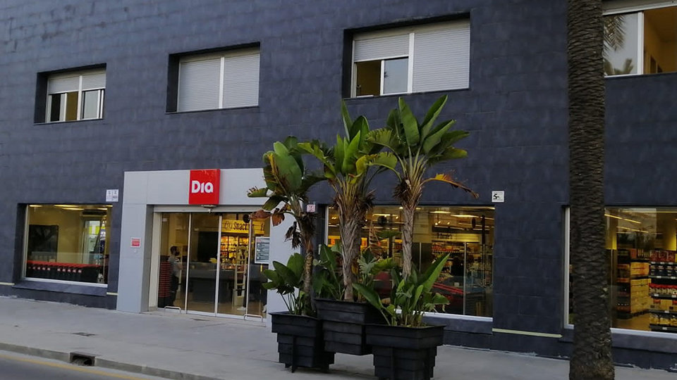 Grupo DIA abre nueva tienda en el puerto de Ceuta