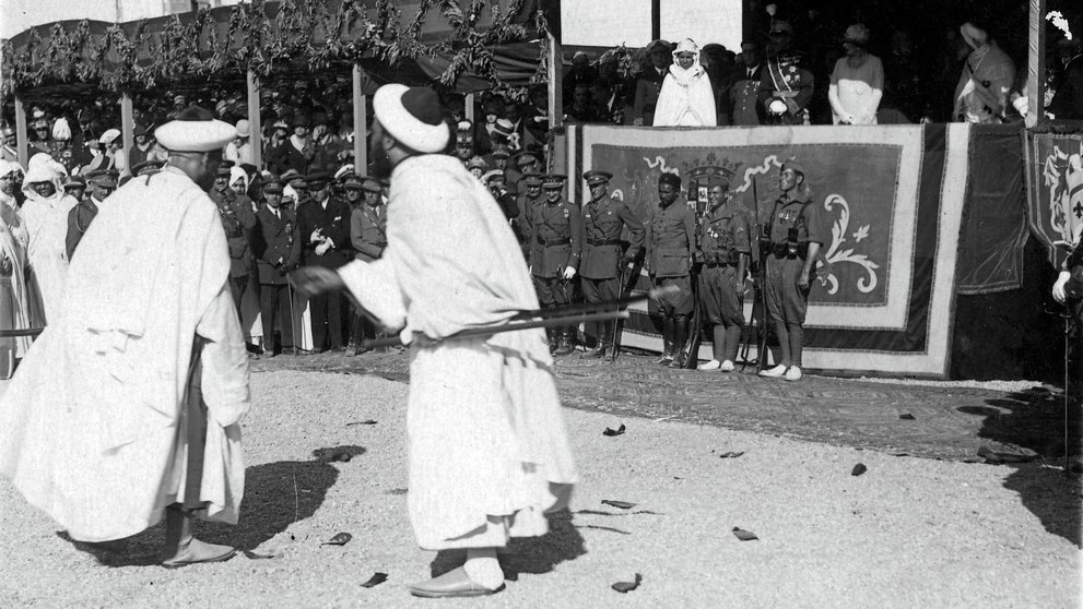 1927-ceuta-Tribuna en Dar Riffien ros