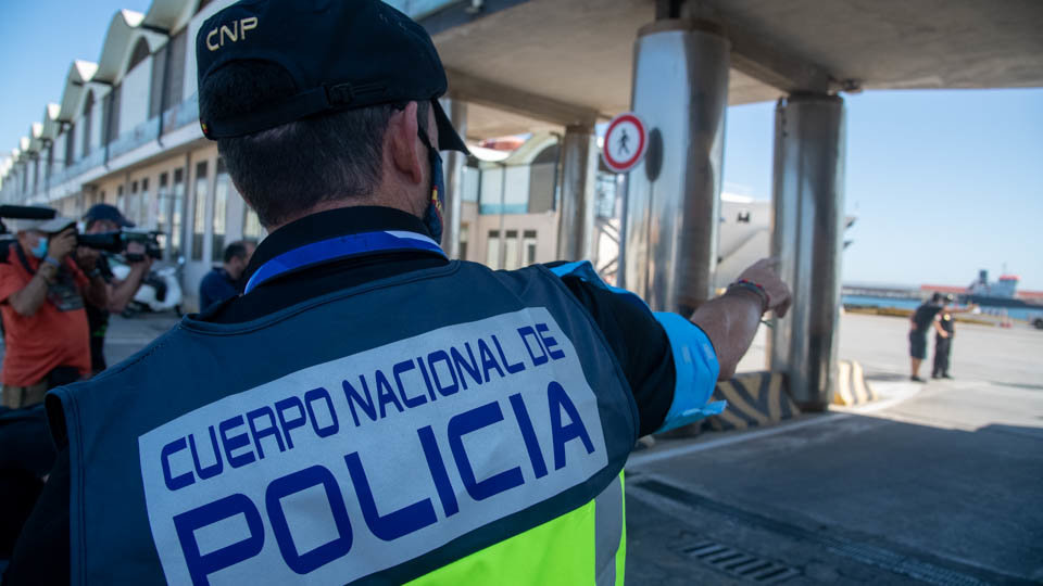 Policía Nacional control puerto