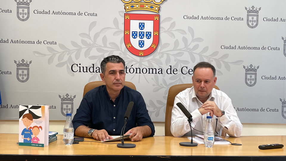 Carlos Rontomé y Javier Celaya, en la sala de prensa del Palacio Autonómico