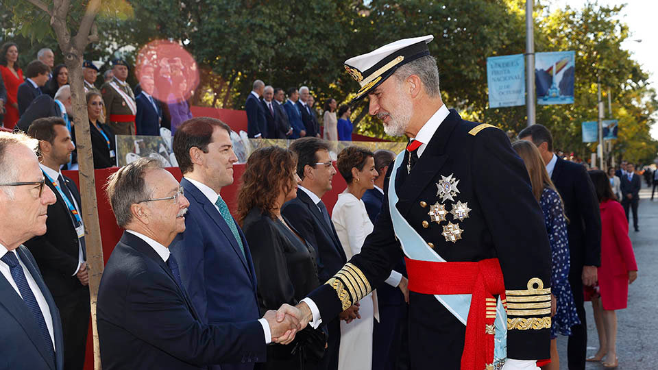 Saludo de SM Felipe VI al presidente de la Ciudad de Ceuta, Juan Vivas