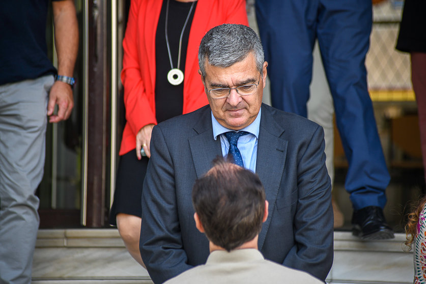 Rafel García, a las puertas de la Delegación del Gobierno