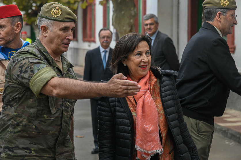 Visita de la ministra de Defensa, Margarita Robles-8