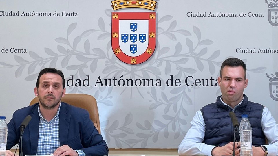Juan Sergio Redondo y Carlos Verdejo, en la sala de prensa del Palacio Autonómico