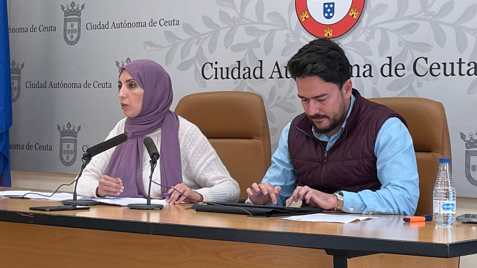 Fátima Hamed y Yussef Mebroud, en la sala de prensa del Palacio Autonómico