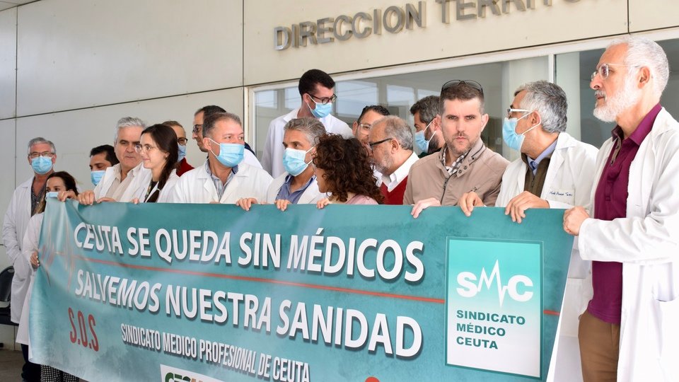 Médicos huelga concentración Otero INGESA