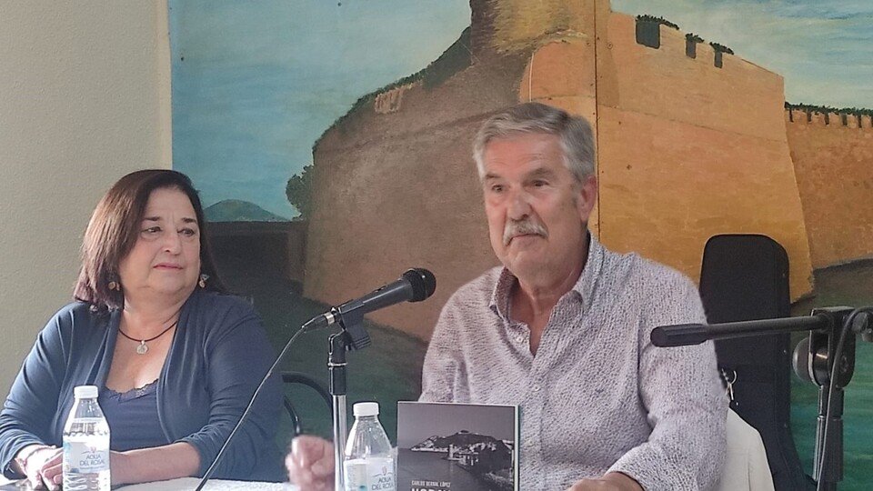 Alicia Morales y Carlos Bernal, durante la presentación de 'Noray' en la Casa Regional de Ceuta en Algeciras
