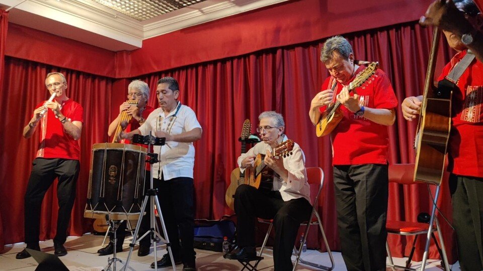 La Casa de Ceuta en Sevilla, durante un concierto de música andina