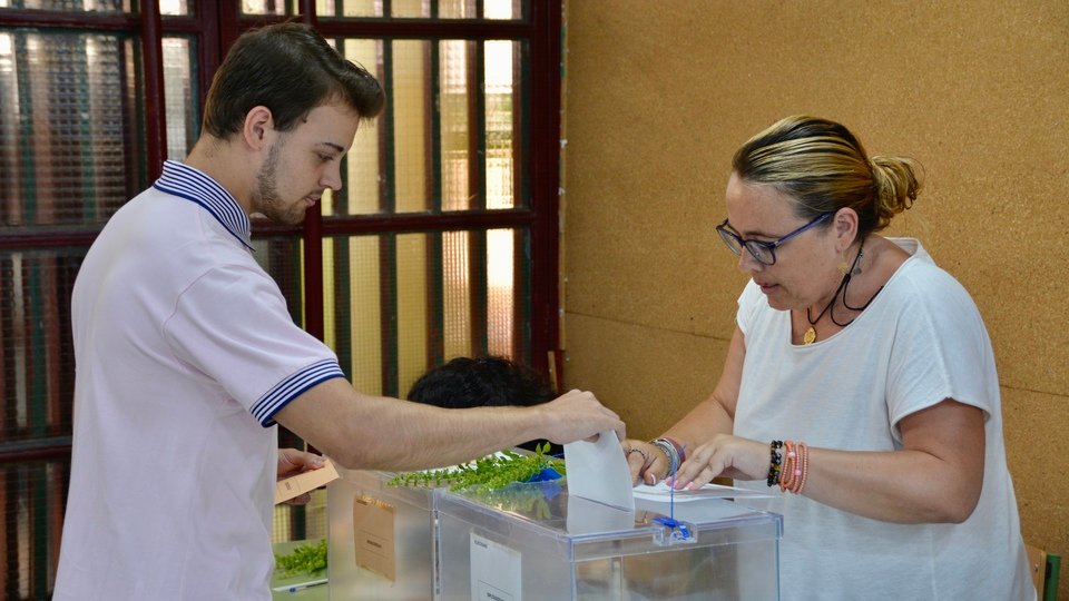 Elecciones generales 23J 2023 Andrés Manjón colegio electoral votación votos urnas
