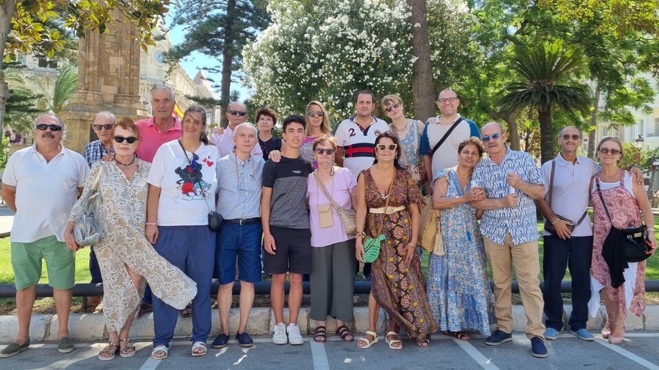 Varios miembros de la Casa Regional de Ceuta en Algeciras, de visita en la ciudad con motivo de la Feria