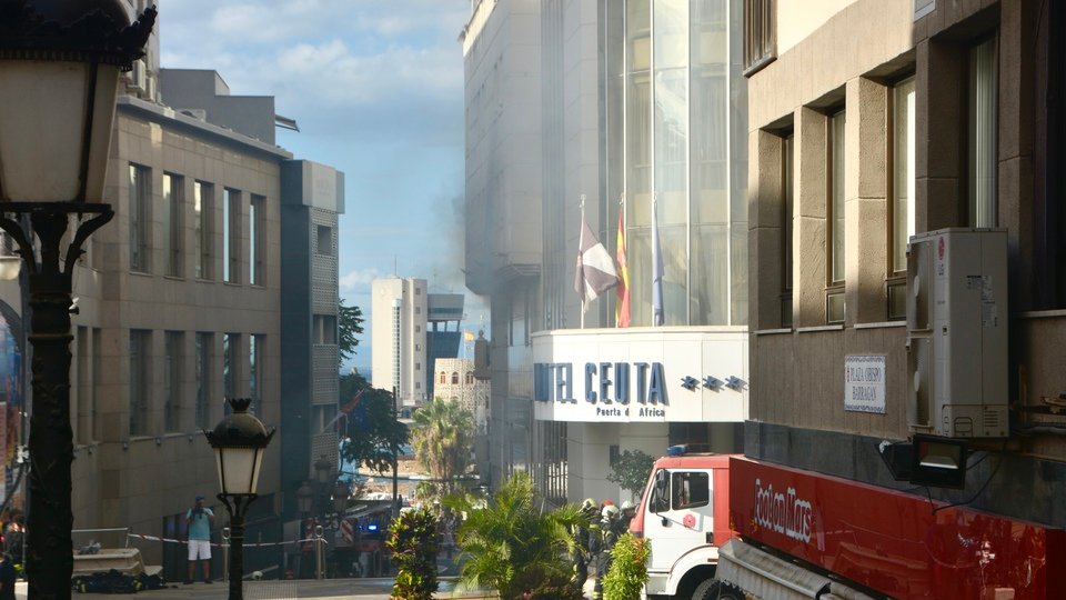 Incendio hotel tryp puerta de áfrica 2023 bomberos fuego