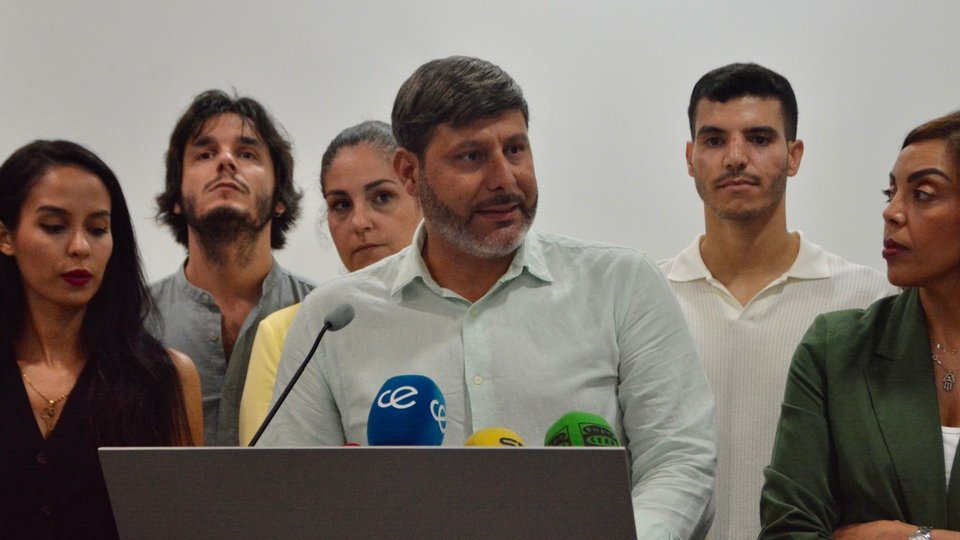Ceuta Ya! caballas Mohamed Mustafa biblioteca Adolfo Suárez comunidad autónoma propuesta pleno