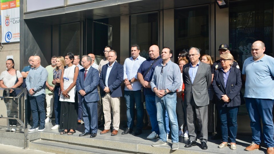 Minuto de silencio asamblea gobierno diputados muertos víctimas Murcia discoteca