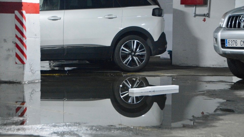 Garaje coches calle Cervantes Amargura agua inundación fuga tubería acemsa