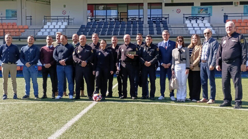 Policía Nacional CNP bicentenario presentación torneo fútbol federación RFFCE