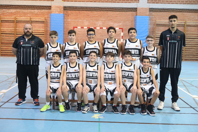Grupo de minibasket masculino.