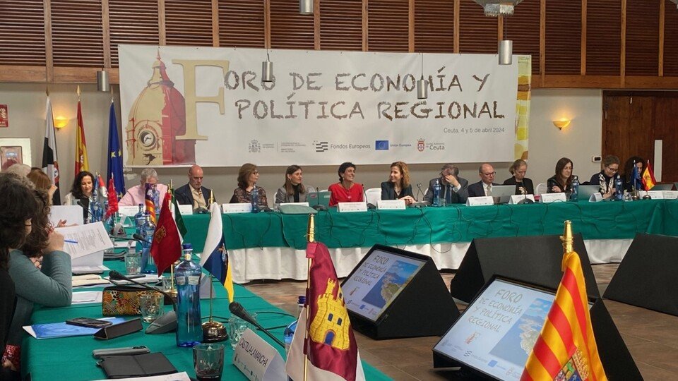 Ceremonia de clausura del Foro de Economía y Política Regional