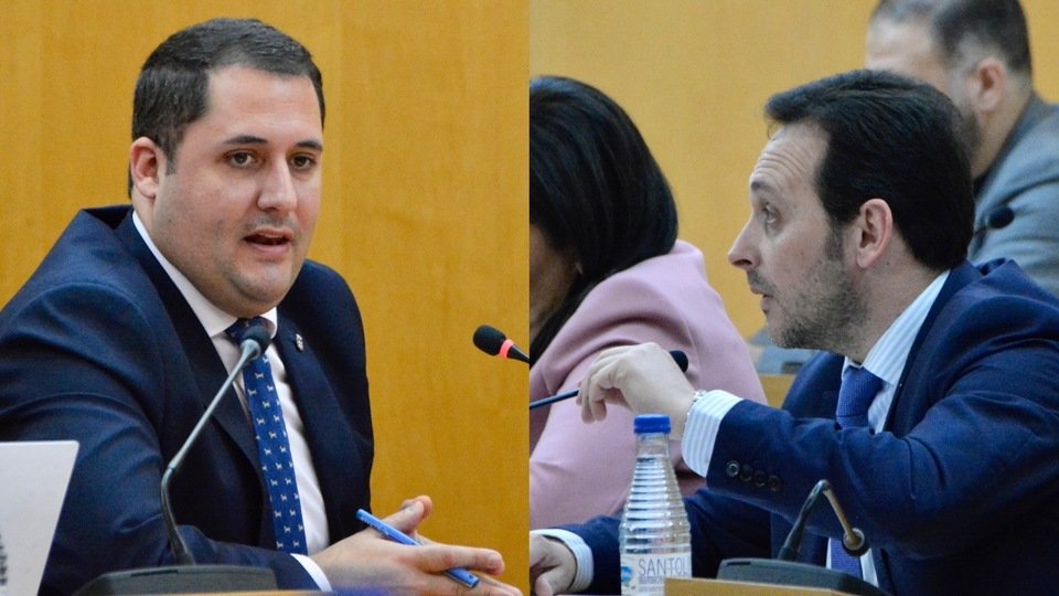 Alejandro Ramírez y Juan Sergio Redondo, durante un debate plenario / A. Castillo