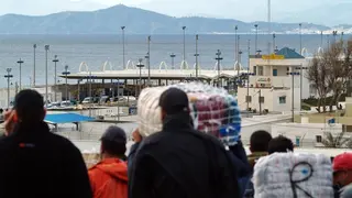 porteadores mirando marruecos