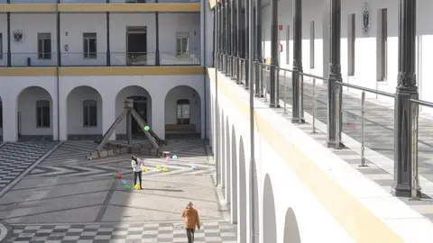 campus uni patio