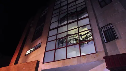Vista nocturna de los Juzgados