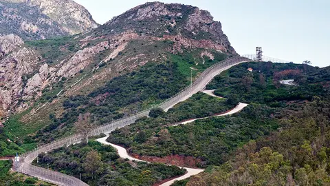 Per&iacute;metro fronterizo entre Ceuta y Marruecos