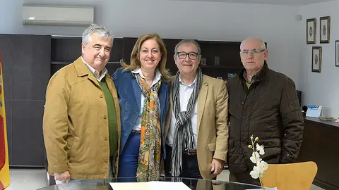 La consejera de asuntos Sociales, Adela Nieto, tras la firma de un convenio de colaboraci&oacute;n con el Banco_ de Alimentos
