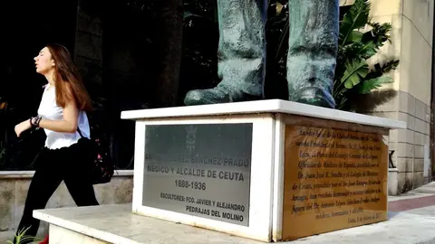 estatua sanchez prados placas