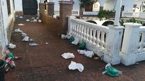 Basura en el Poblado Marinero