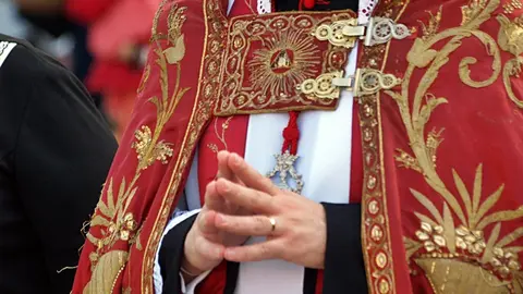 iglesia recurso sacerdote