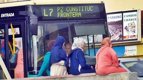 mujeres bus frontera