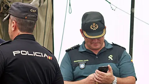 polic&iacute;a nacional guardia civil