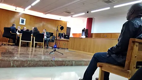 juicio ni&ntilde;o maleta
