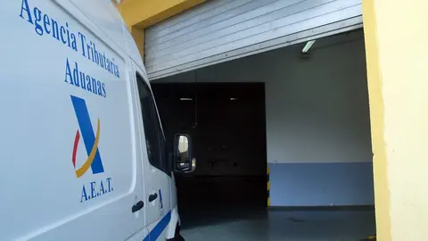 agencia tributaria hacienda aduana control puerto