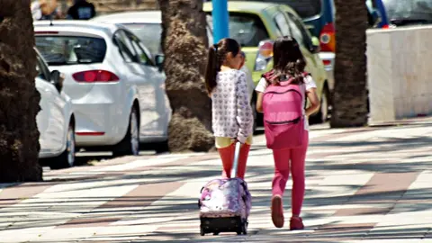 alumnas ni&ntilde;as