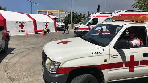 cruz roja incendio veh&iacute;culos