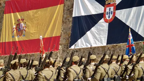 militares banderas