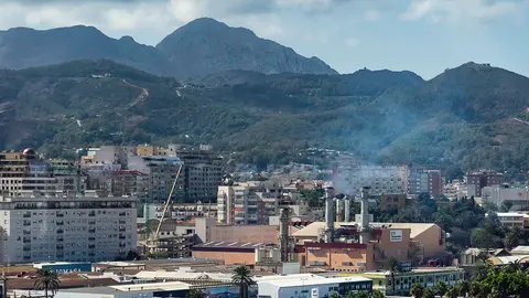Ceuta panor&aacute;mica central Endesa humo contaminaci&oacute;n (1 de 1)