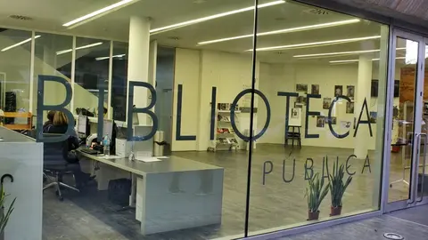 biblioteca p&uacute;blica