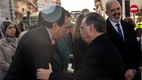 Hern&aacute;ndez, Vivas, Varga