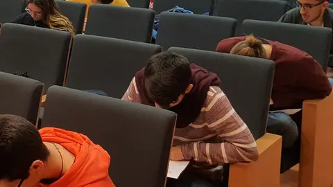 alumnos estudiantes