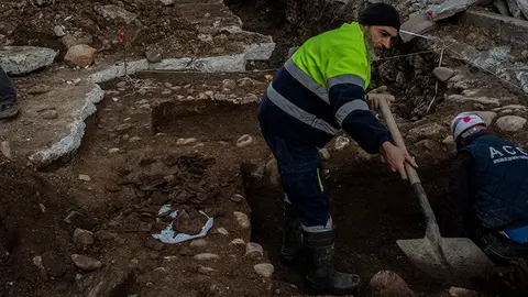 Trabajosde documentaci&oacute;n de los restos de las piletas de salaz&oacute;n de &eacute;poca romana GR