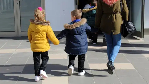 ni&ntilde;os alumnos