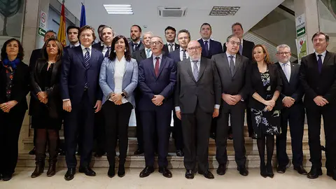 Emilio Carreira, fila superior, primero por la derecha, en la reuni&oacute;n del CSD