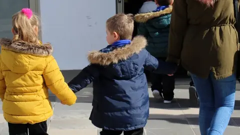 ni&ntilde;os alumnos