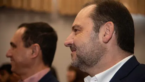 Jos&eacute; Luis &Aacute;balos, durante el encuentro con los militantes-2