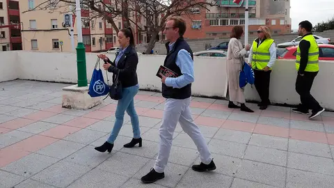 Fatima Mohamerd y Guillermo Mart&iacute;nez, en el Pol&iacute;gono Virgen de &Aacute;frica