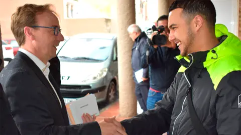 Guillermo Mart&iacute;nez hace campa&ntilde;a en el Mixto