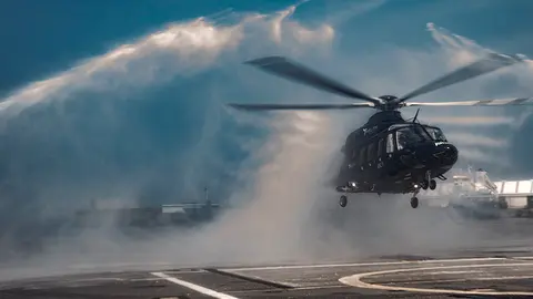 Bautizo del nuevo helic&oacute;ptero de H&eacute;lity